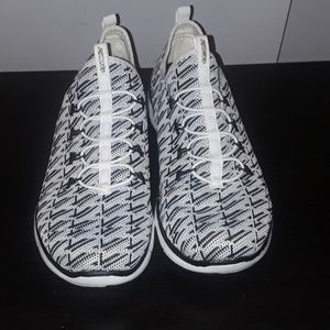 Sketchers Memory Foam Sneakers